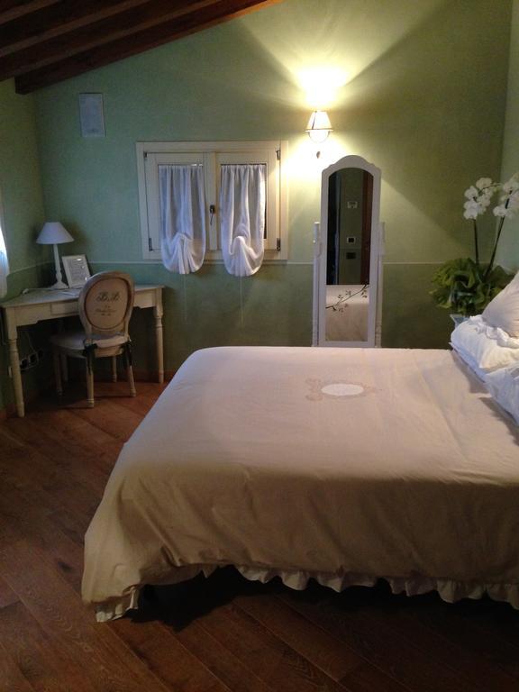 La Vedetta Bed And Breakfast Кастельветро-ди-Модена Номер фото