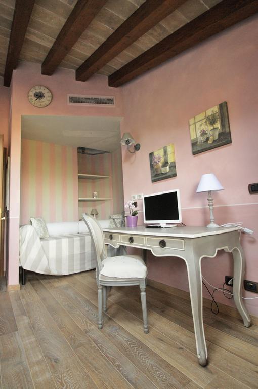La Vedetta Bed And Breakfast Кастельветро-ди-Модена Номер фото
