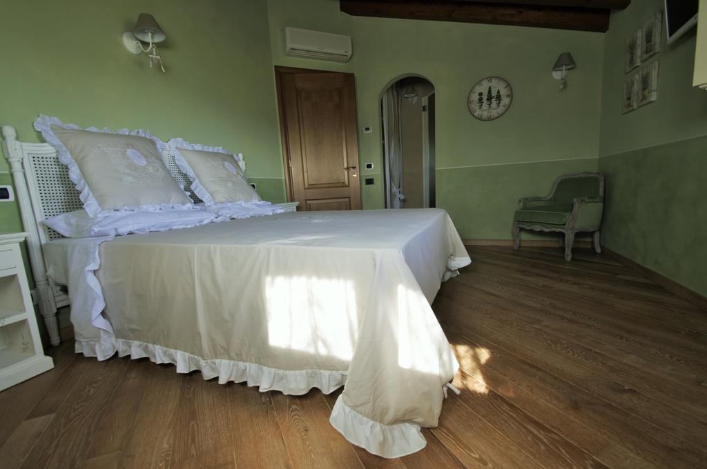 La Vedetta Bed And Breakfast Кастельветро-ди-Модена Номер фото